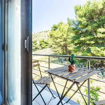 Apartamento Charm 5 1br Ap W Kitchen & Parking