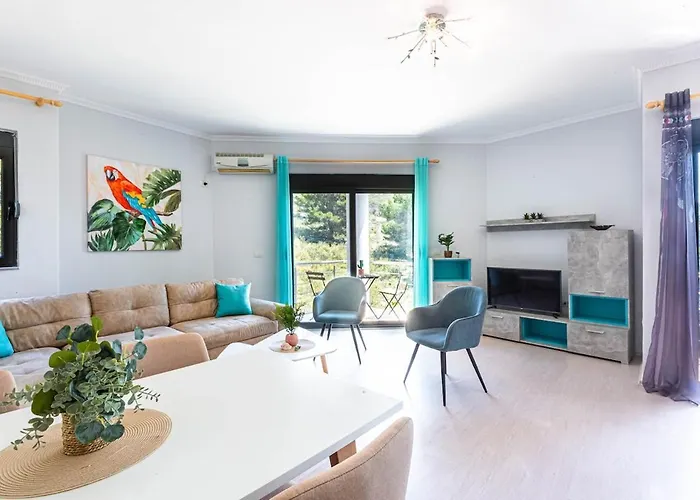 Charm 5 1br Ap W Kitchen & Parking