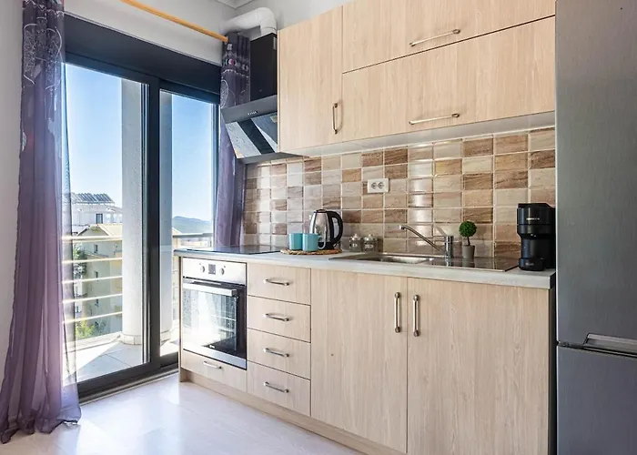 Charm 5 1br Ap W Kitchen & Parking Appartement